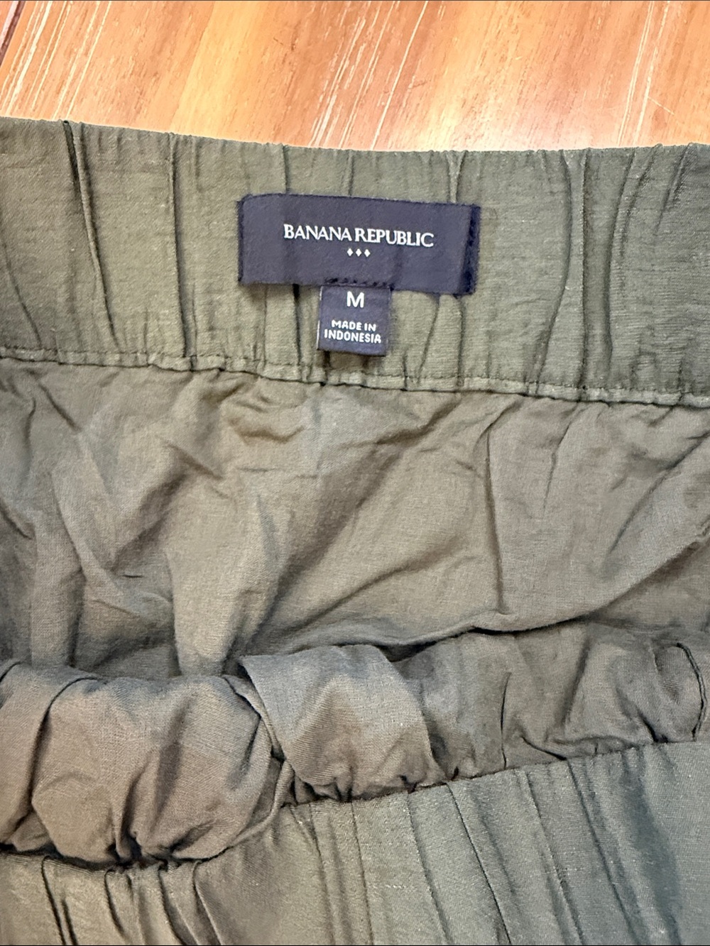 Banana Republic Olive Green Tiered Mini Skirt - Picture 2 of 3